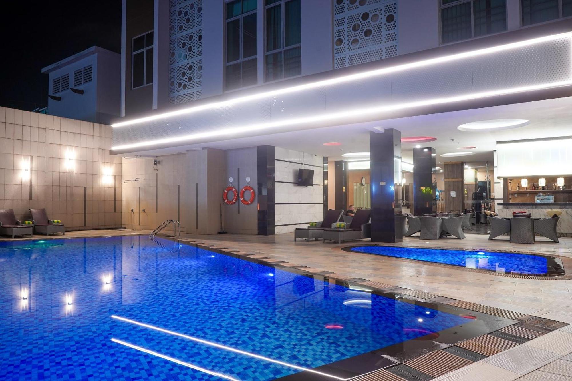 Nagoya Hill Hotel Batam Eksteriør bilde