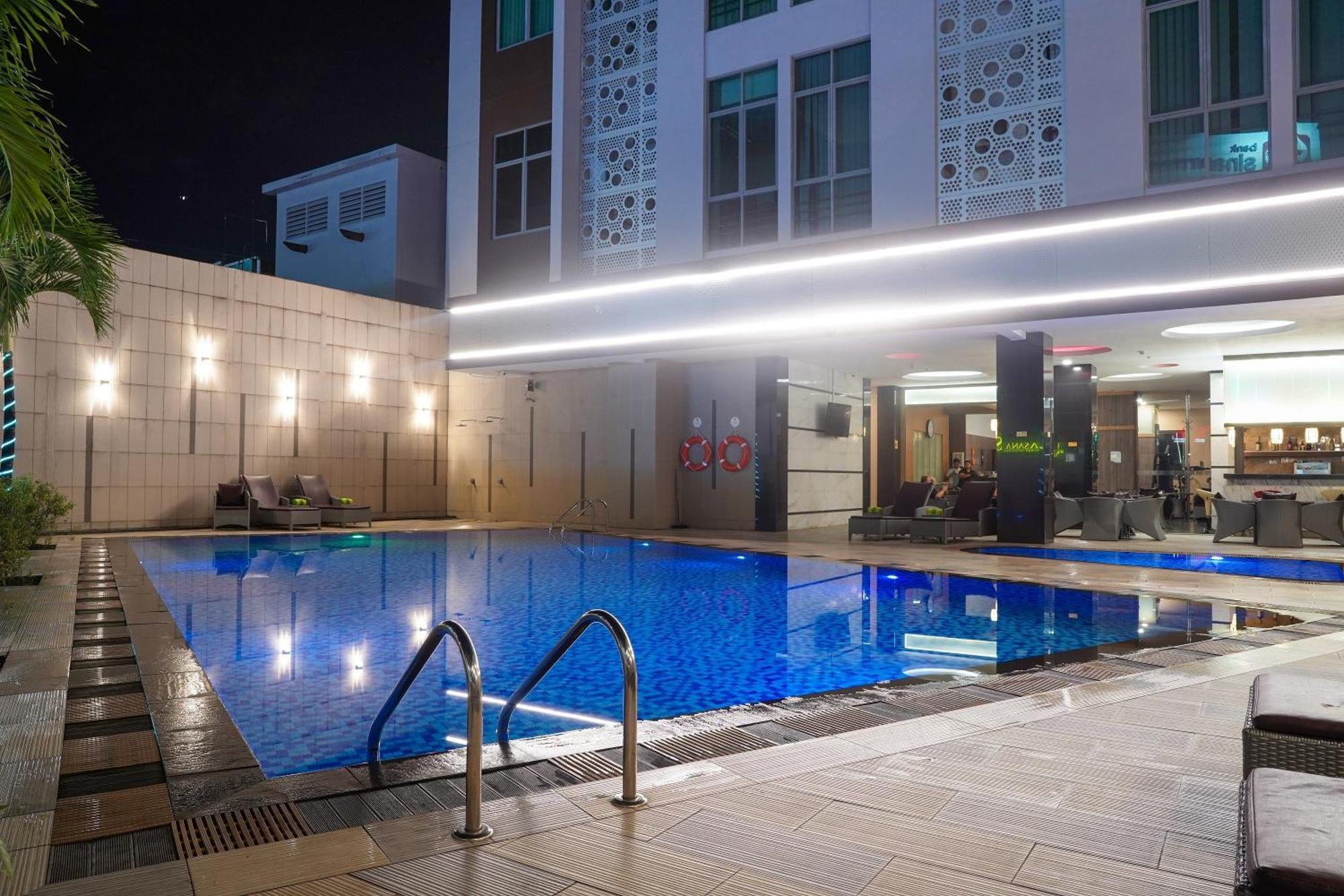 Nagoya Hill Hotel Batam Eksteriør bilde