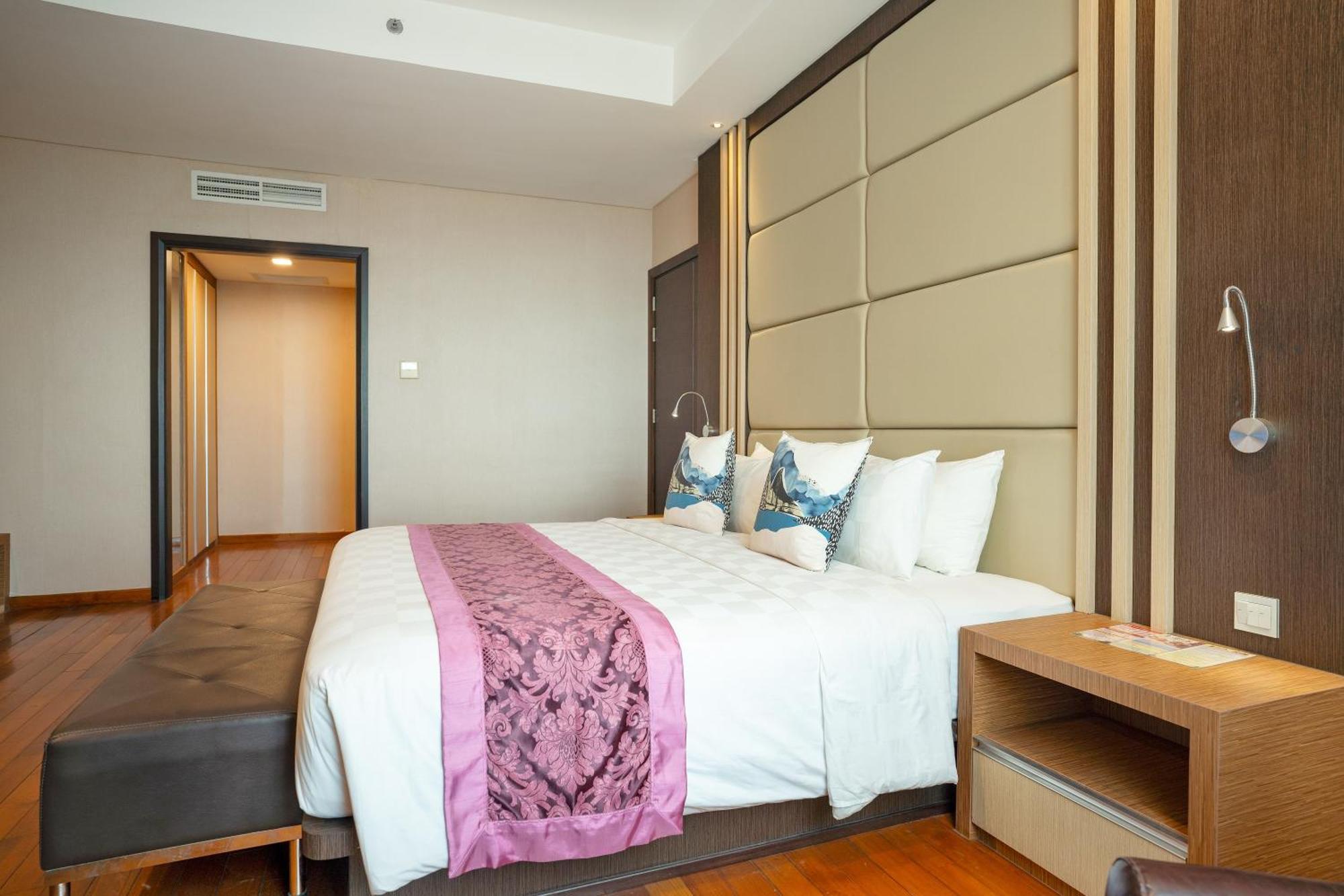 Nagoya Hill Hotel Batam Eksteriør bilde